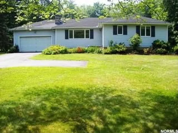 7350 Raccoon Hill Dr, Kirtland, OH 44094