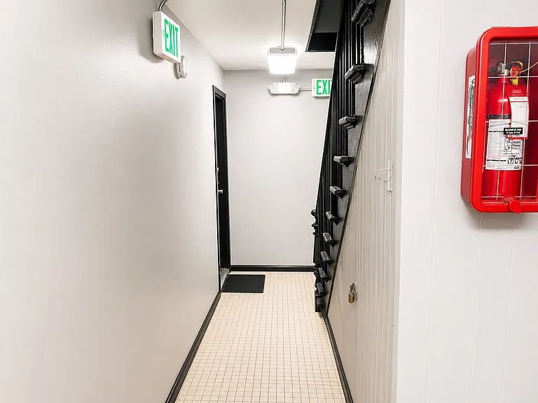 4 N Bleeker St #4 — Photo 23