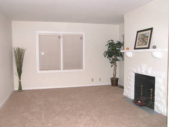 1st image of 810 Acorn Dr