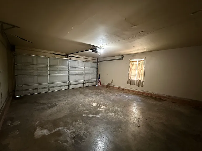 1915 Fairfax Dr — Photo 17