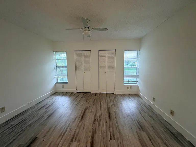 918 Twin Lakes Dr #8-M — Photo 24