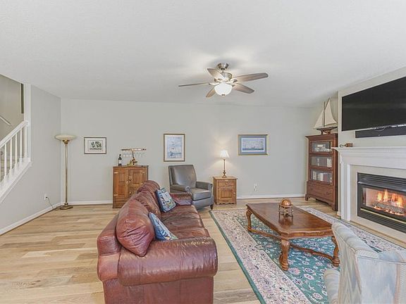 5th image of 1115 Chancellor Walk Ct