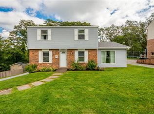 3977 Deervue Dr, Pittsburgh, PA 15227