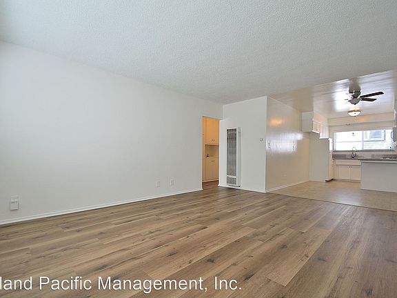 2nd image of 2603 Curtis Ave APT 2