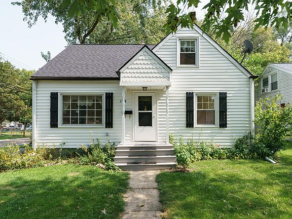 2nd image of 154 Pleasant Ave