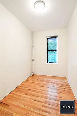 Rented by Bond New York | media 5