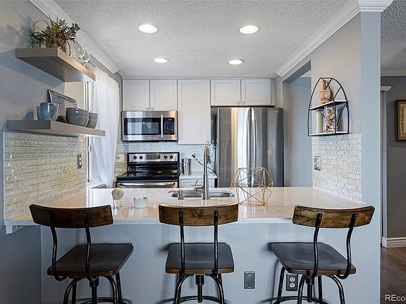 3rd image of 1125 N Washington Street #601