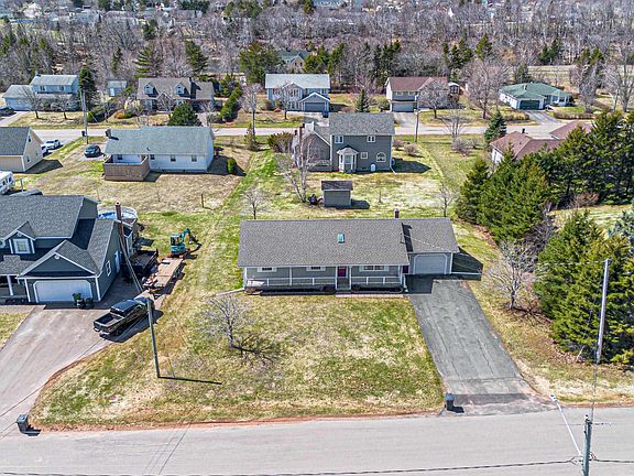 3rd image of 13 Cambridge Dr