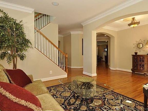5th image of 9011 Seneca Ln