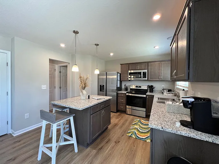 7876 Ellington Ct — Photo 3