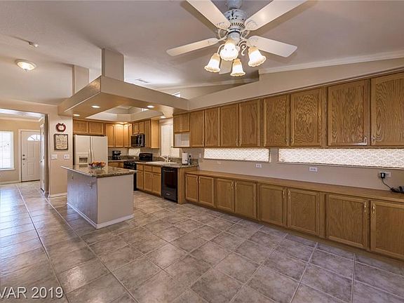2nd image of 9766 Silver Pebble St