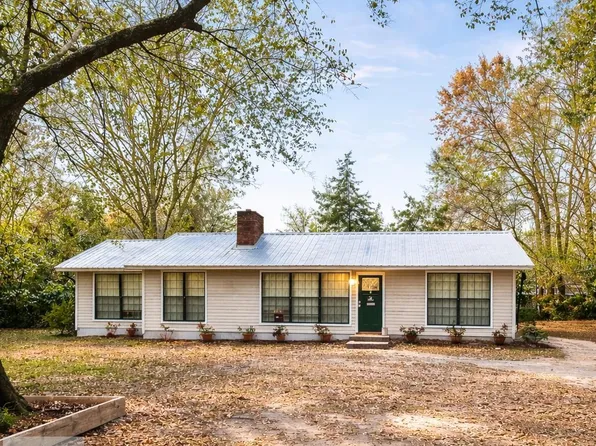 221 Sylvan Cir, Sylvania, GA 30467