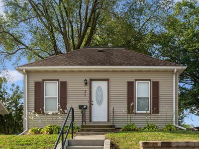 908 W 1st St, Cedar Falls, IA, 50613