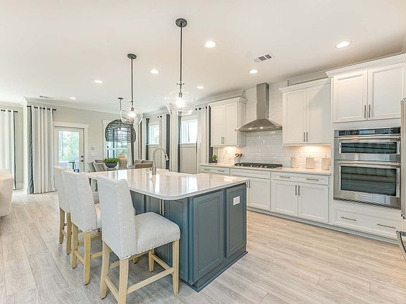Well-appointed kitchen with island
