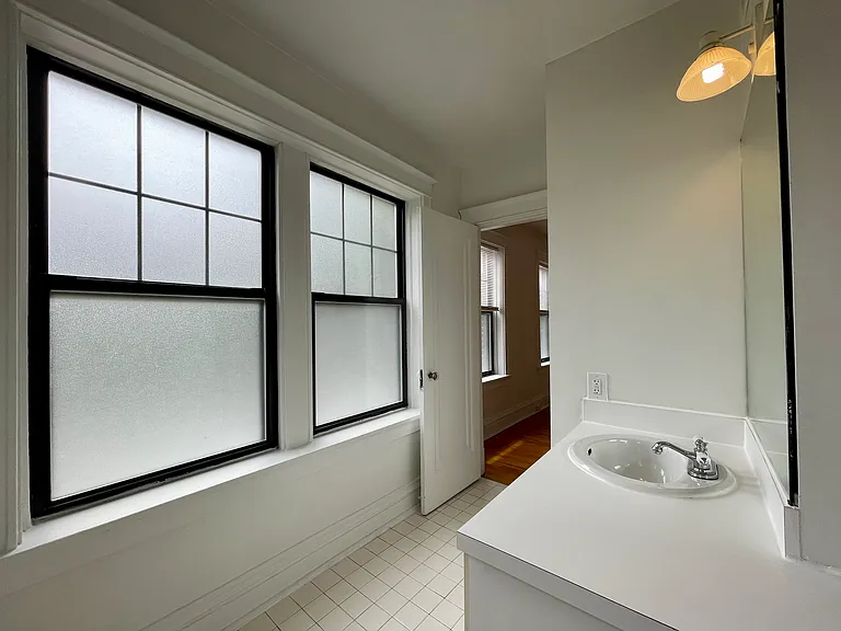 6323 S Rosebury Ave #2E — Photo 12