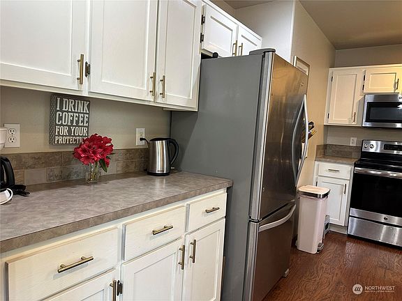 4th image of 2119 103rd Street E