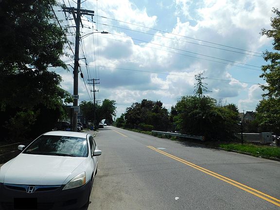 4th image of 388 Wellington Ave