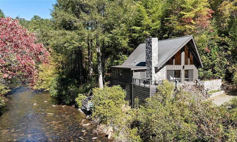 1st image of 1062 River Bend Rd