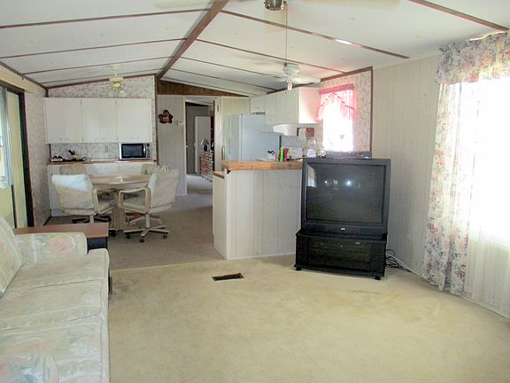 2nd image of 17 Sunrise Ln