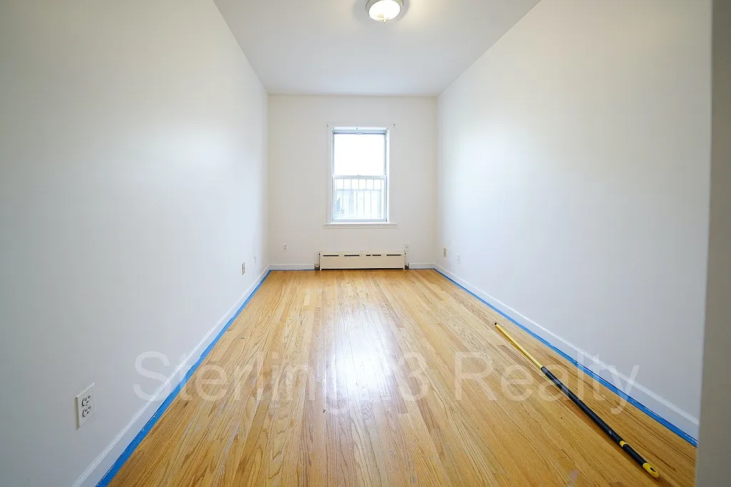 21-26 21st Road — Photo 3