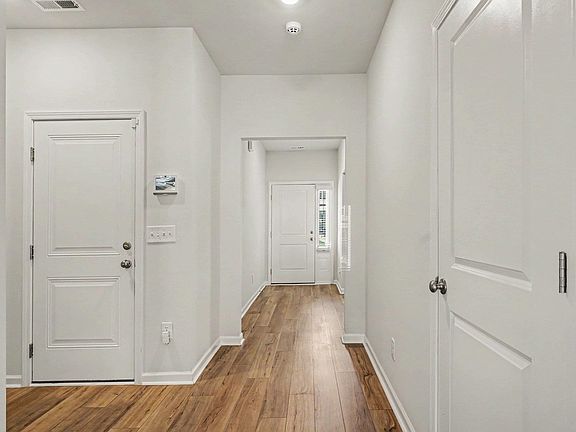 5th image of 236 Wagner Cir.
