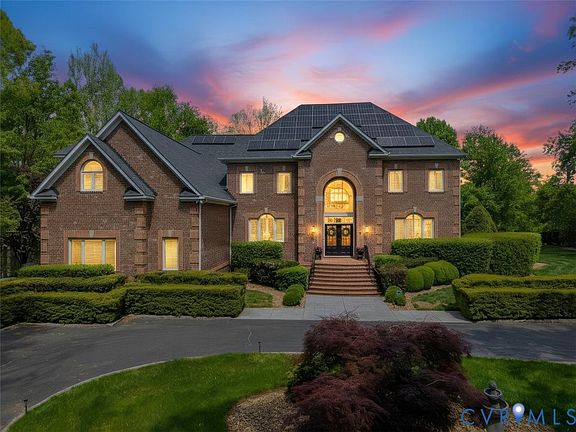2nd image of 402 Rivers Bend Cir