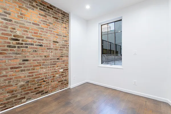 Rented by Douglas Elliman | media 18