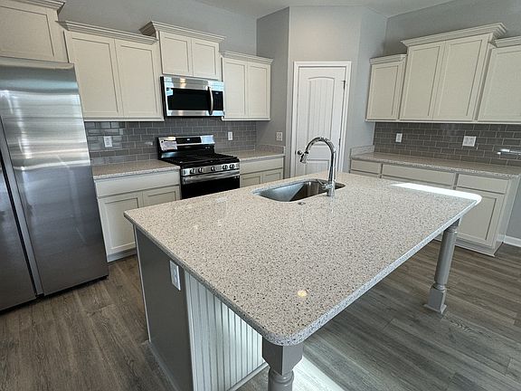 4th image of 3715 Stormy Ln