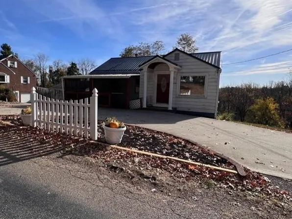 112 Powells Ln, Wintersville, OH 43953