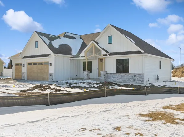 2025 Hoods Creek Path, Mount Pleasant, WI 53406