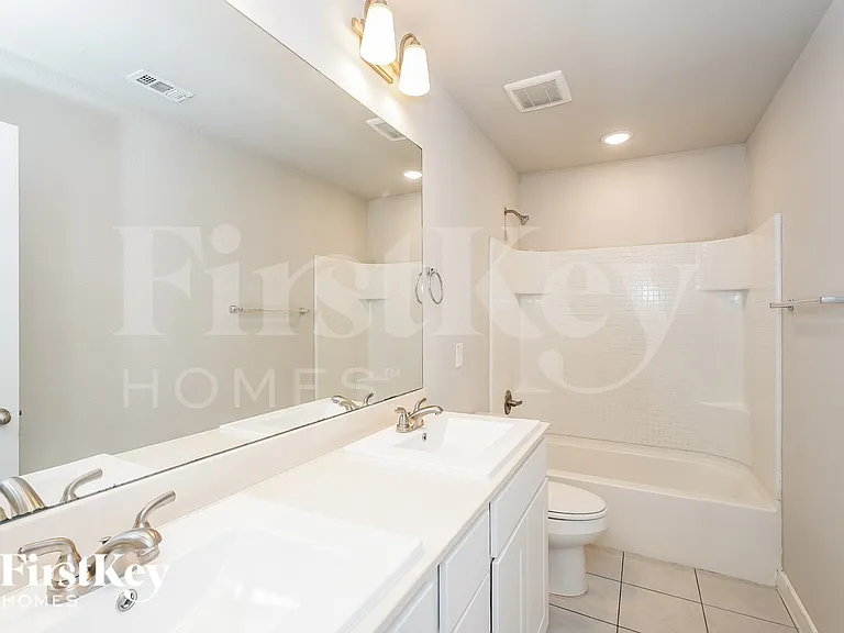 615 Sophia Way — Photo 14