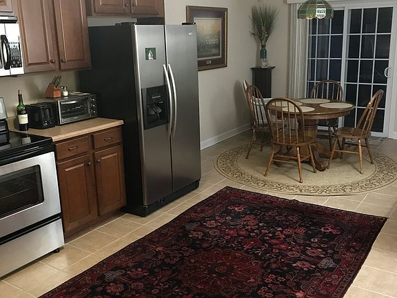 3rd image of 213 Hillcrest Dr