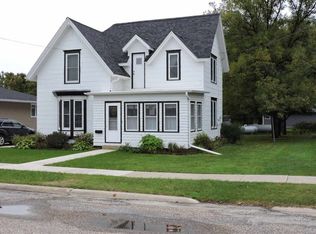 202 Grove St, Fort Atkinson, IA 52144