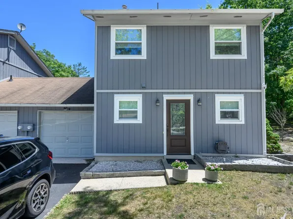 16 Finch Rd, Howell, NJ 07731