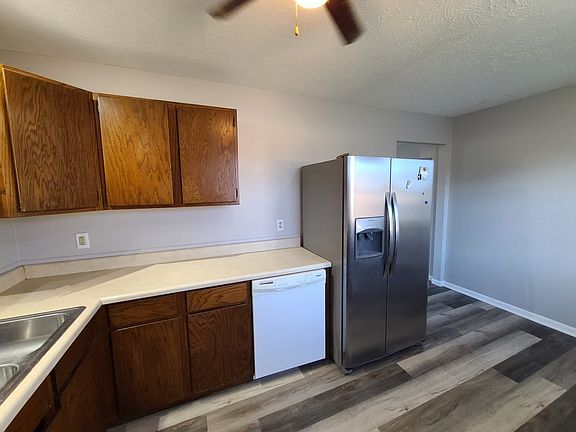 5th image of 2255 Sherwood Ln
