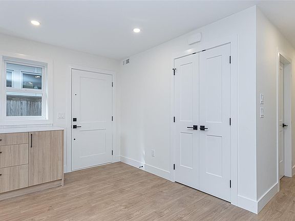 3rd image of 2235 Shelbourne St #D