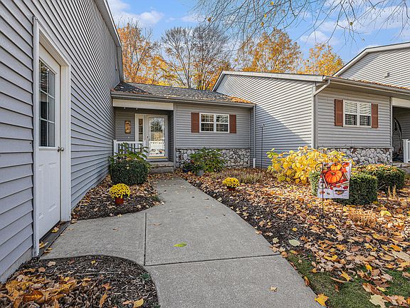 3rd image of 6686 Green Valley Ct SE #22