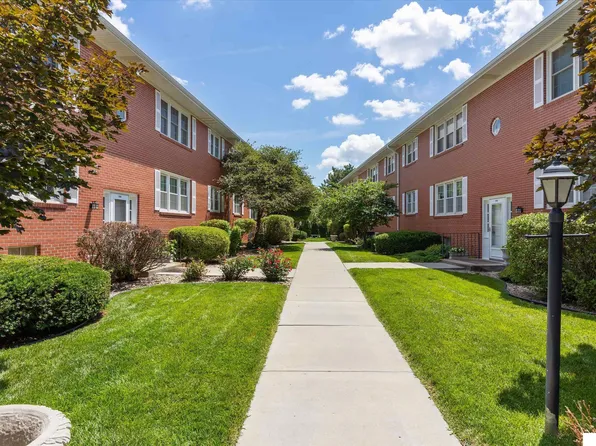 9101 Arbor St APT 5, Omaha, NE 68124