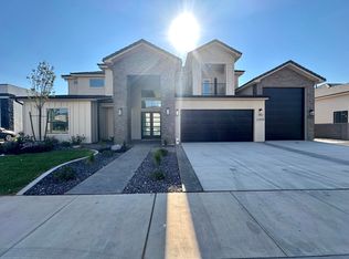 2908 S Woodrow Ln, Washington, UT 84780