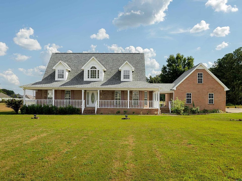 1st image of 502 Washington Dr