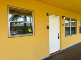 220 Croton Ave, Lantana, FL