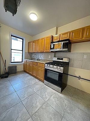 3rd image of 1946 Amsterdam Ave APT 5