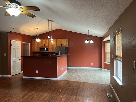4th image of 206 Williamsburg Dr