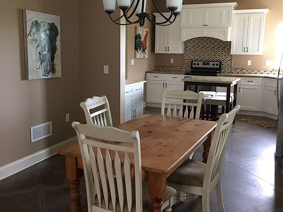 3rd image of 308 Highland Grove Dr