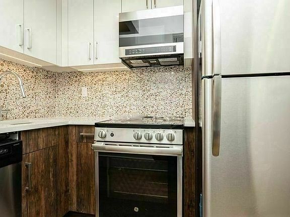 2nd image of 98 Meserole St #2D