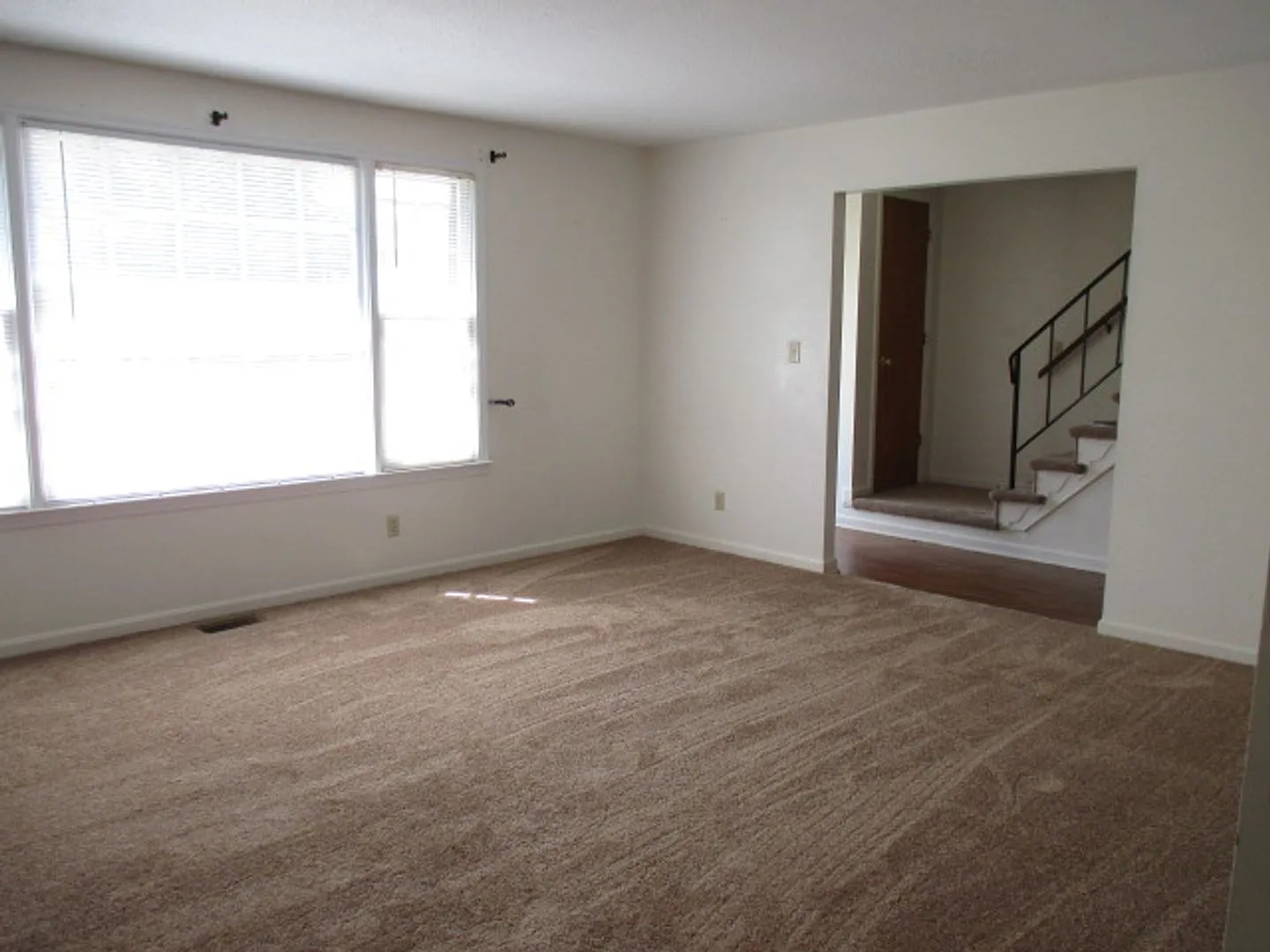 112 Ramona Ave — Photo 3