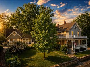 12 Summit St, Eureka Springs, AR 72632