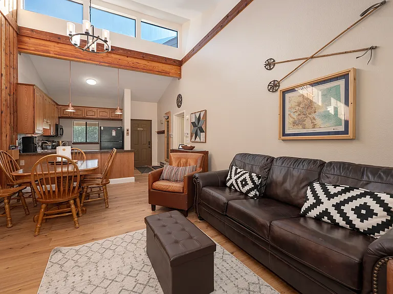 203 Village Dr #11-32 — Photo 2