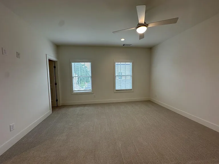 4802 Moonview Ln — Photo 36