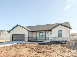 115 Bayport Dr, Moro, IL 62067